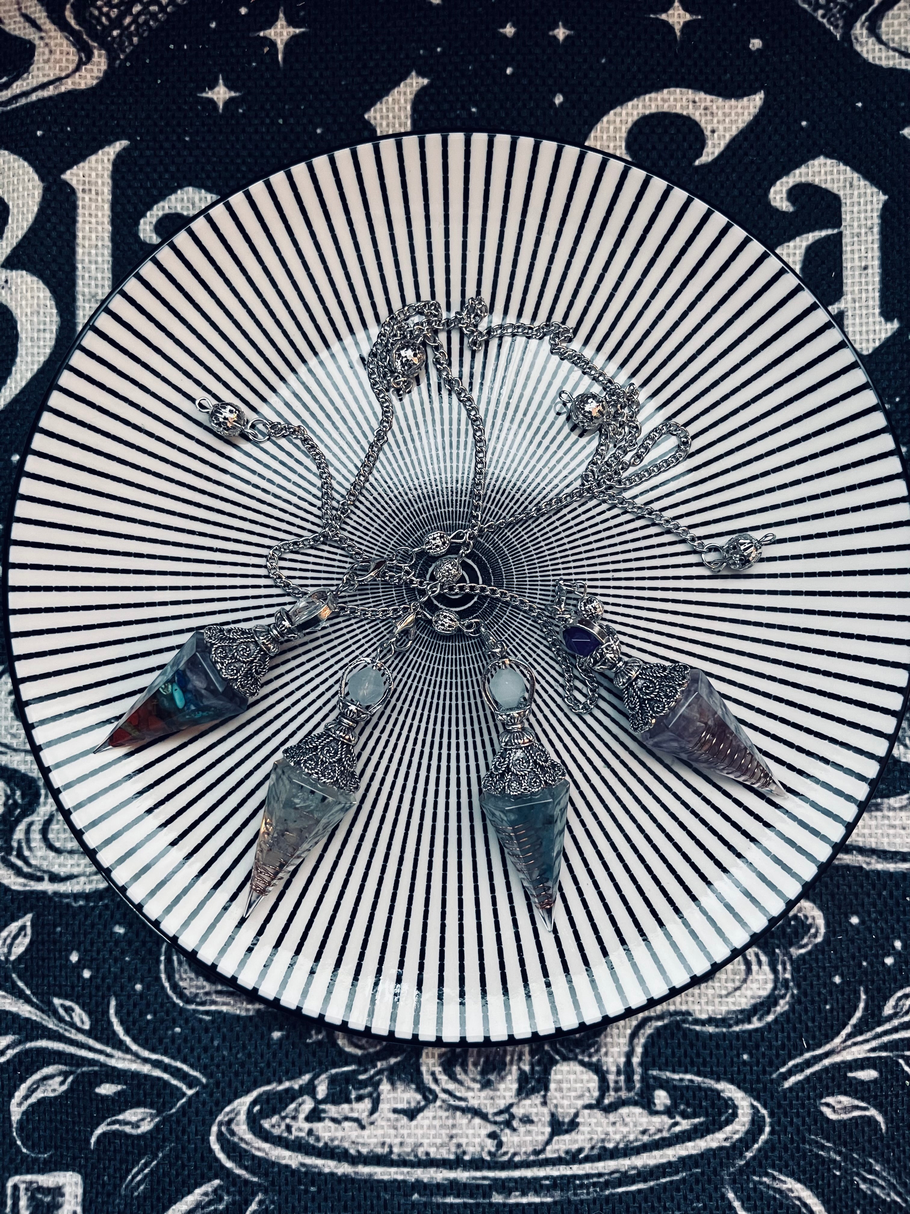 Intuitively Chosen Crystal Pendulum